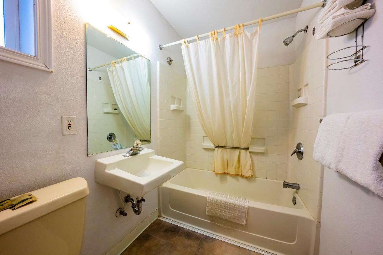 Oyo Riverside Inn John Day Or Екстер'єр фото
